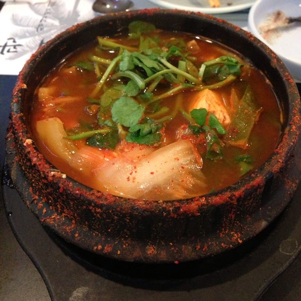 Foto diambil di Seorabol Korean Restaurant oleh Jenny G. pada 9/20/2013
