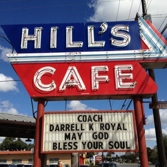 รูปภาพถ่ายที่ Hill&#39;s Cafe โดย Michael S. เมื่อ 11/9/2012