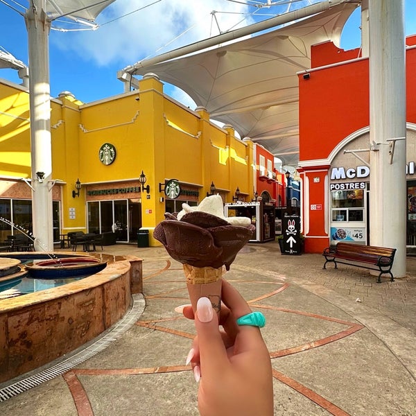 รูปภาพถ่ายที่ La Isla Shopping Village โดย Hala A. เมื่อ 1/19/2024