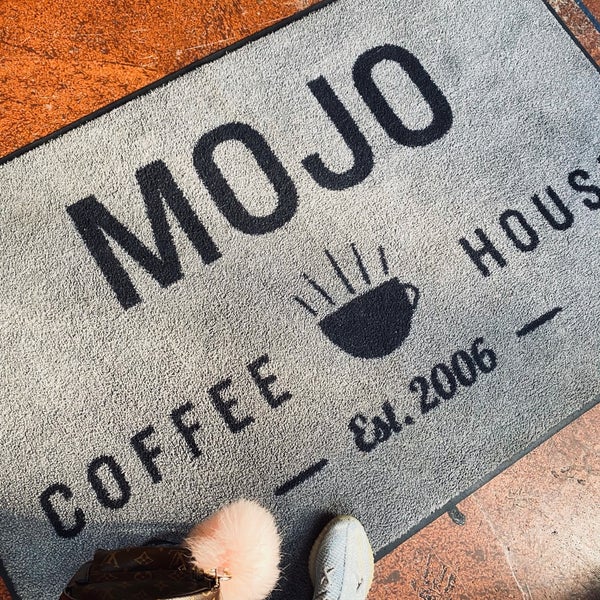 Photo prise au Mojo Coffee House par Hala A. le7/15/2021