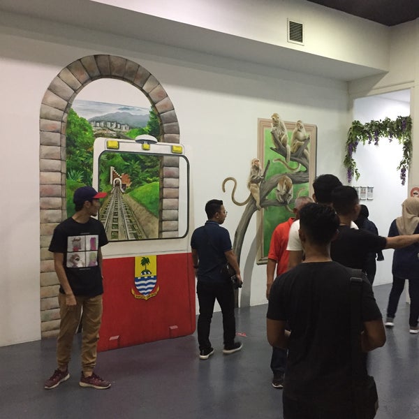 รูปภาพถ่ายที่ Penang 3D Trick Art Museum โดย Khairul Khalis B. เมื่อ 11/9/2019