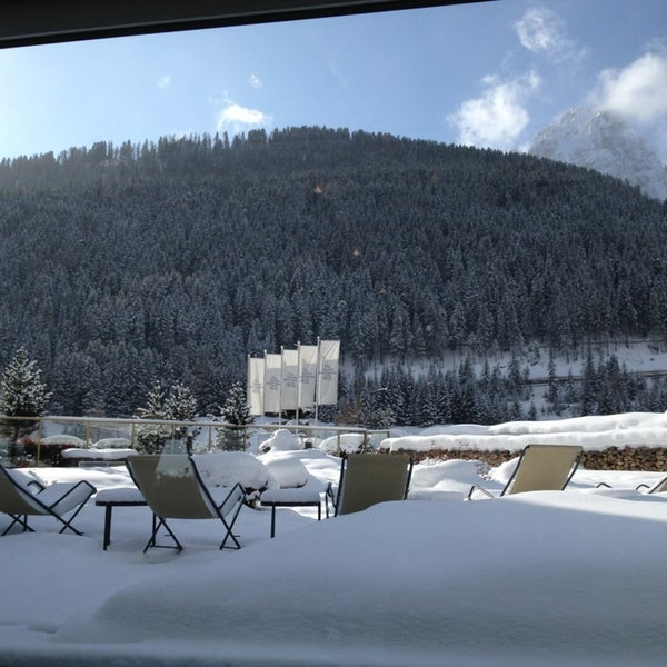 2/25/2013 tarihinde Andrey D.ziyaretçi tarafından Alpenroyal Grand Hotel'de çekilen fotoğraf