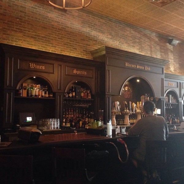 Foto tomada en The Blarney Stone Pub - West Fargo  por MH H. el 5/29/2014