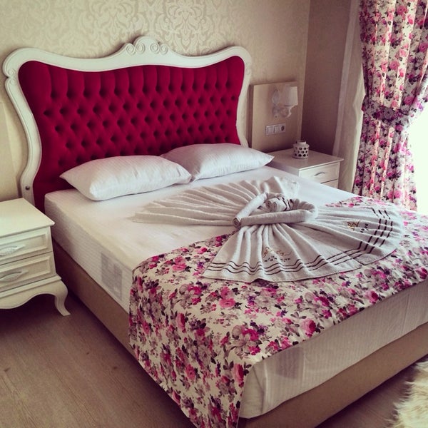 รูปภาพถ่ายที่ Göcek Naz Hotel โดย AlperEzgi F. เมื่อ 3/24/2014
