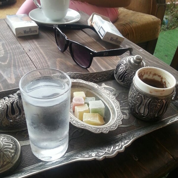 Foto tirada no(a) Ottoman Hookah Lounge por AYŞE YUMUK em 5/29/2014