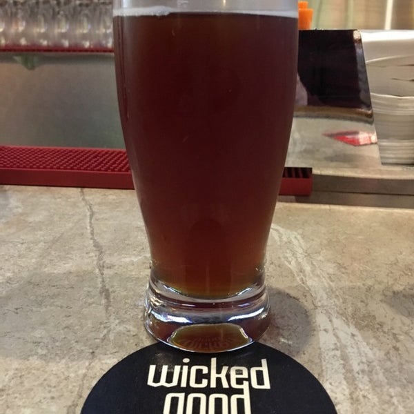 10/24/2015 tarihinde Cheryl H.ziyaretçi tarafından Something Wicked Brewing'de çekilen fotoğraf