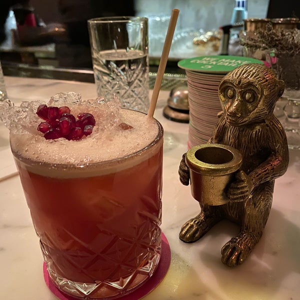 Foto scattata a Moretenders&#39; Cocktail Crib da Disha G. il 1/10/2020