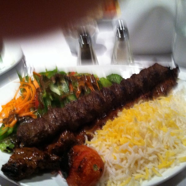 Das Foto wurde bei 1001 Nights Persian Cuisine von Pamela J. am 12/14/2014 aufgenommen