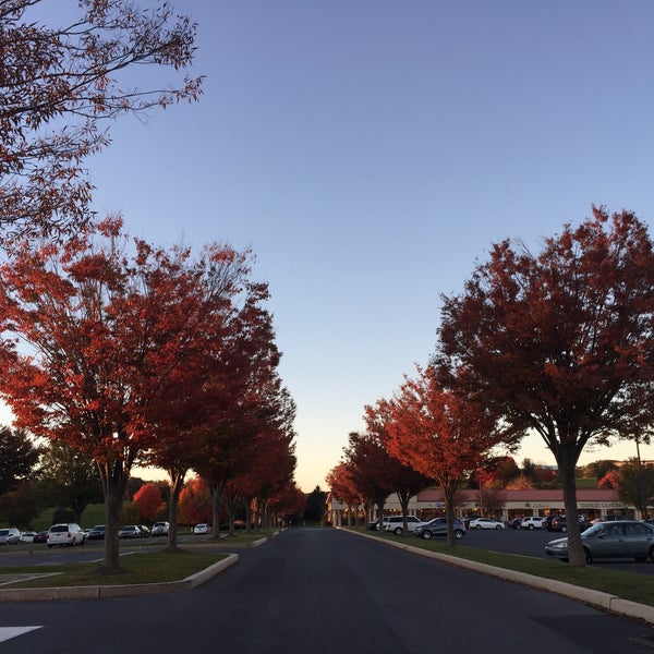 Foto scattata a Tanger Outlets Hershey da Rose T. il 10/23/2015