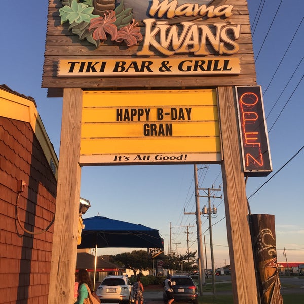 Photo taken at Mama Kwan&#39;s Tiki Bar &amp; Grill by Rose T. on 9/9/2017