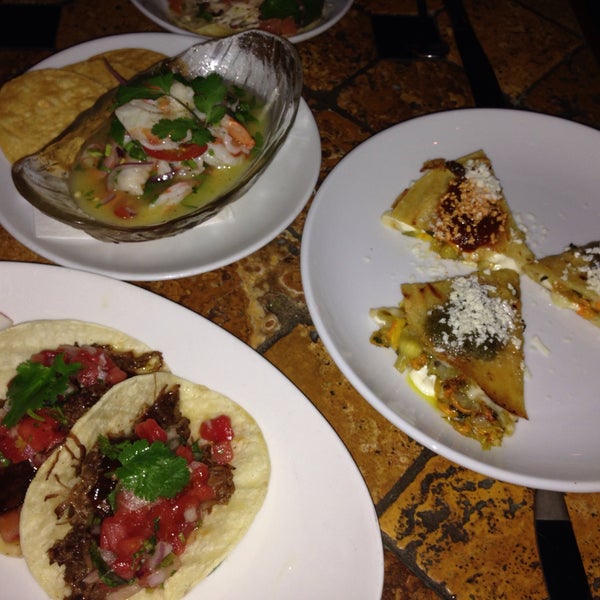 Das Foto wurde bei El Paso Restaurante Mexicano von Rose T. am 1/17/2015 aufgenommen