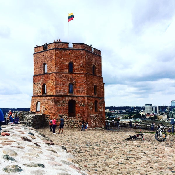 8/30/2015 tarihinde Marina M.ziyaretçi tarafından Gedimino Pilies Bokštas | Gediminas’ Tower of the Upper Castle'de çekilen fotoğraf