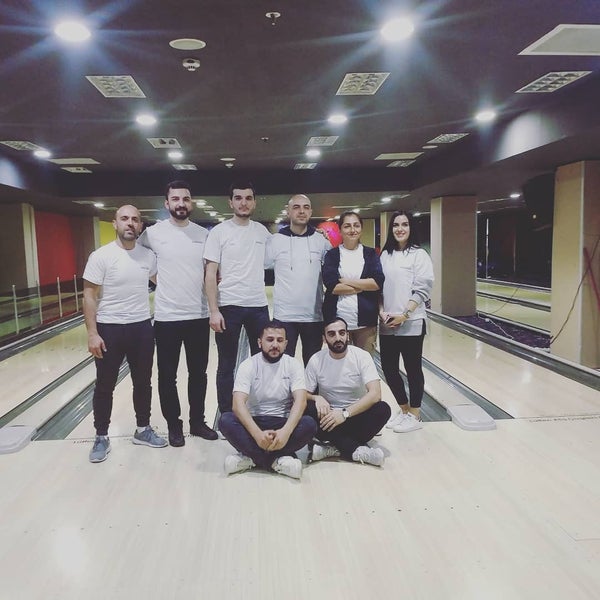 Foto diambil di Palace Cafe Restaurant &amp; Bowling oleh Serhat K. pada 12/21/2019