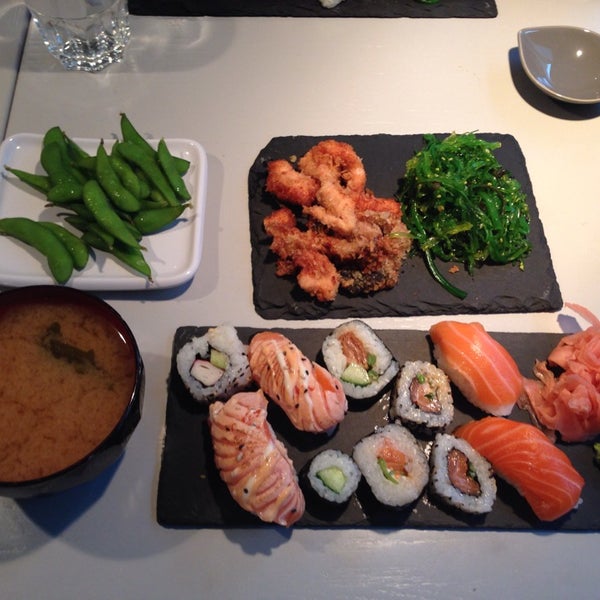 10/23/2013에 Zsuzsa J.님이 Sushi&#39;N&#39;Roll에서 찍은 사진