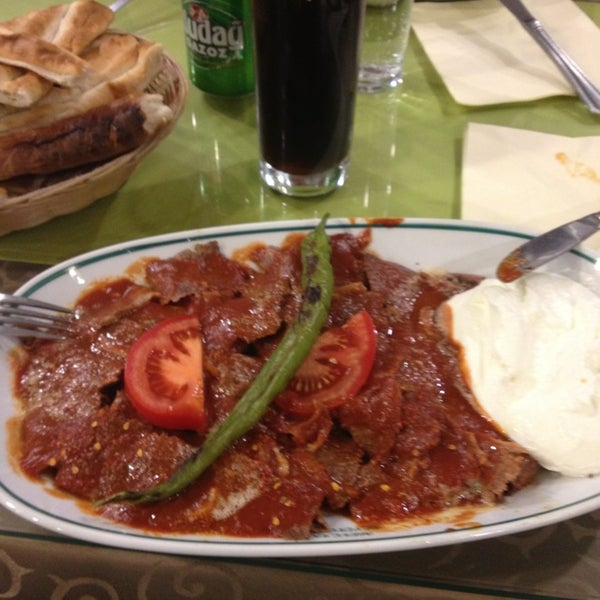 9/6/2013 tarihinde Mestan K.ziyaretçi tarafından Mevlana Restaurant'de çekilen fotoğraf