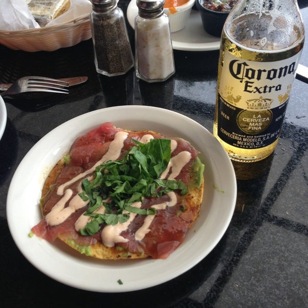 Das Foto wurde bei Costa Pacifica - San Antonio Seafood Restaurant von Christian V. am 9/8/2013 aufgenommen