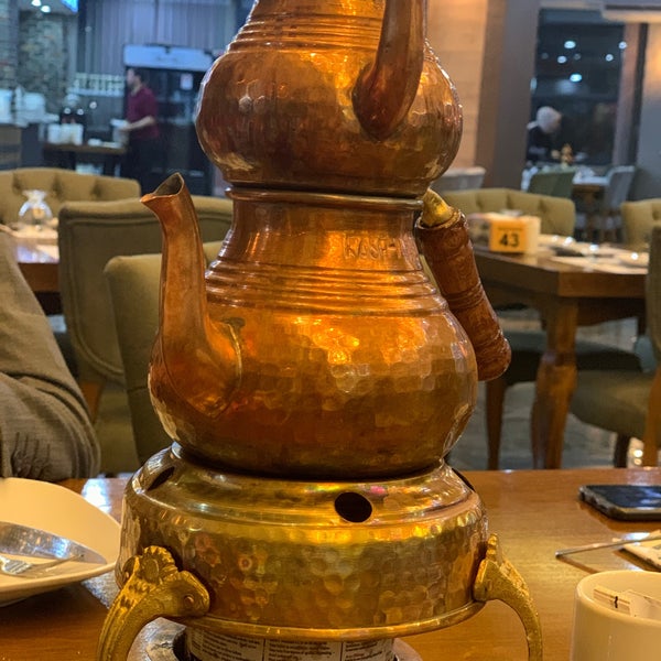 Das Foto wurde bei Kasr-ı Ala Restaurant von Fatih BADILLI am 3/3/2020 aufgenommen