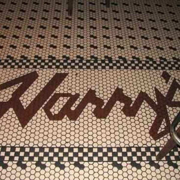 9/4/2013에 Bradon P.님이 Harry&#39;s Restaurant &amp; Bar에서 찍은 사진