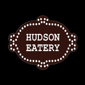 10/6/2014 tarihinde Hudson Eateryziyaretçi tarafından Hudson Eatery'de çekilen fotoğraf