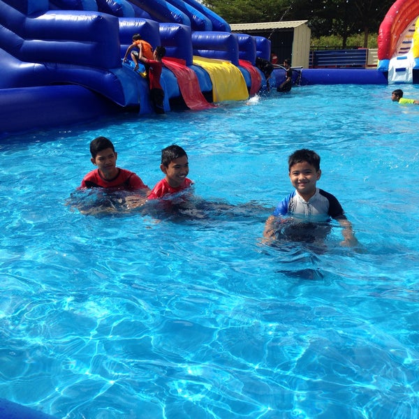 kota bharu water park Evan Ross