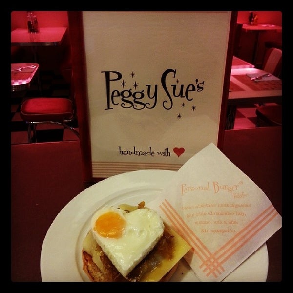 12/20/2013にPeggy Sue MarbellaがPeggy Sue&#39;s Food From Americaで撮った写真
