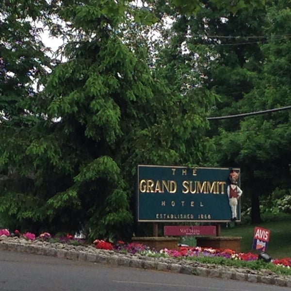 Photo taken at The Grand Summit Hotel by Tree on 5/28/2015