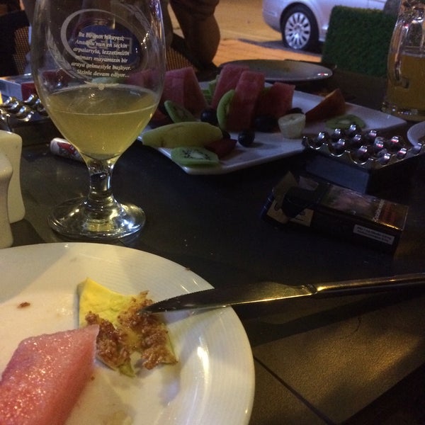 Foto scattata a Pronto Lounge Restaurant da Dilan Deniz K. il 9/18/2015