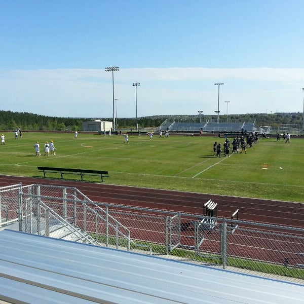 Photos at Lake Minneola High School 3 tips from 237 visitors