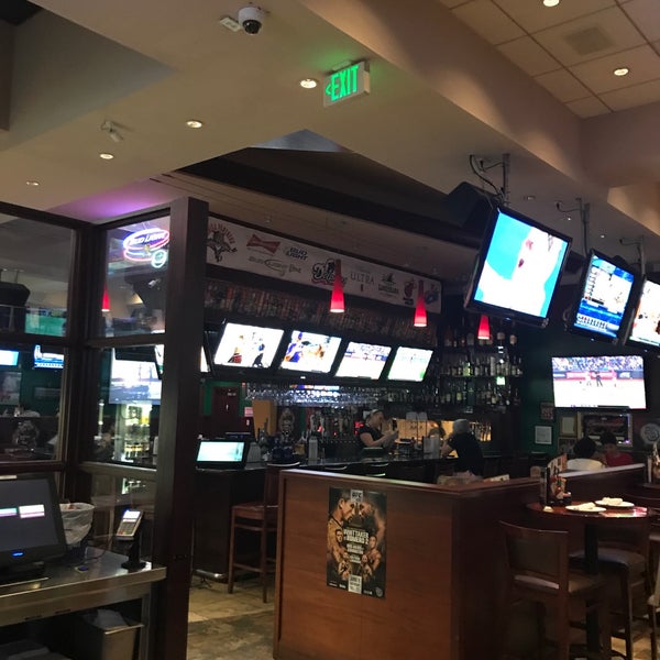 Photo taken at Upper Deck Ale &amp; Sports Grille by Renato B. on 5/25/2018