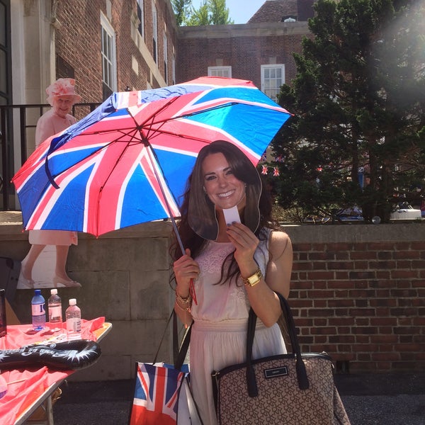 Foto diambil di British Embassy oleh Burçin O. pada 5/10/2015