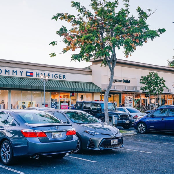 TOMMY HILFIGER OUTLET - CLOSED - 900 Front St C1, Lahaina, Hawaii