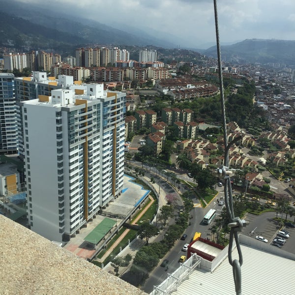 Снимок сделан в Hotel Holiday Inn Bucaramanga Cacique пользователем Jairo F. 11/25/2015