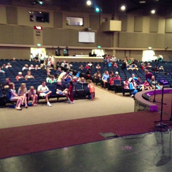 รูปภาพถ่ายที่ Venture Christian Church โดย Scott T. เมื่อ 5/11/2013