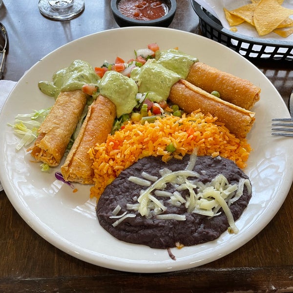 Maracas Cocina Mexicana 2914 Main St