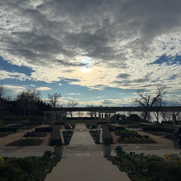 Das Foto wurde bei Dallas Arboretum and Botanical Garden von James L. am 2/4/2024 aufgenommen