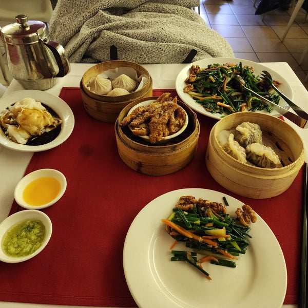 Scallion w/ Honey Walnuts, Pork Soup & Duck Dumplings were the stand out dishes. If you like Chicken Feet then yes, tasty - wish it was a little spicy. Shrimp w/ Rice Noodle was ok - skip it next time