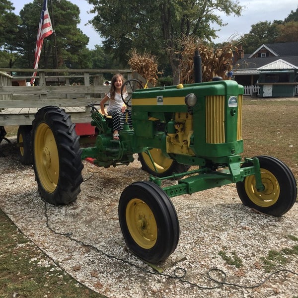 Foto tomada en Hunt Club Farm  por Lucas J. el 10/13/2014