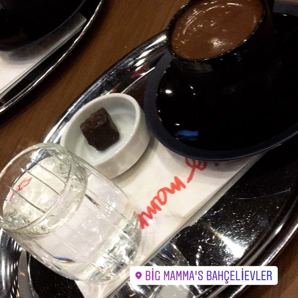 รูปภาพถ่ายที่ Big Mamma&#39;s โดย Mutlu Ş. เมื่อ 5/5/2019