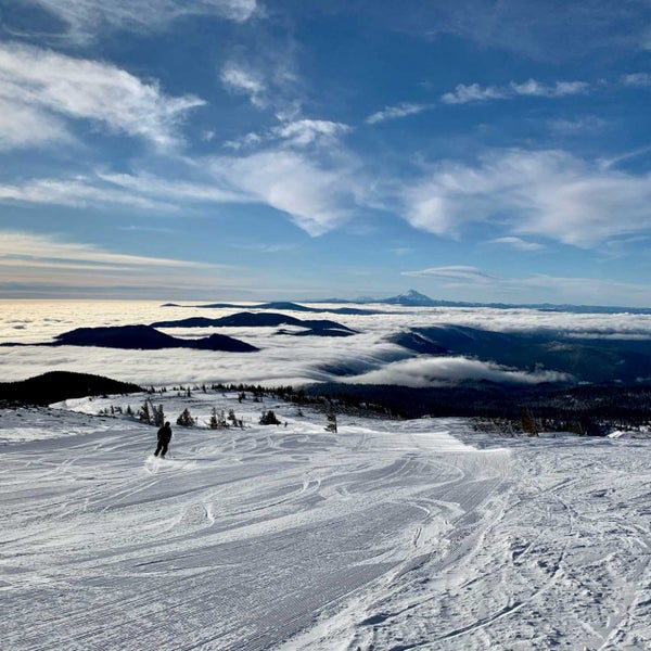 Снимок сделан в Mt. Hood Meadows Ski Resort пользователем Craig G. 12/28/2020