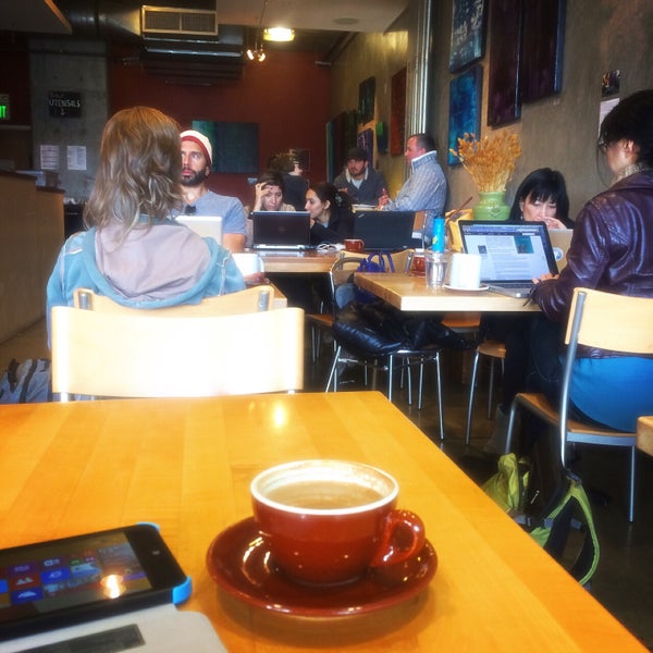 1/4/2015 tarihinde Tomoyo H.ziyaretçi tarafından Epicenter Cafe'de çekilen fotoğraf