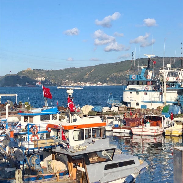 Das Foto wurde bei Dolphin Balık Restaurant von D. A. am 3/29/2019 aufgenommen