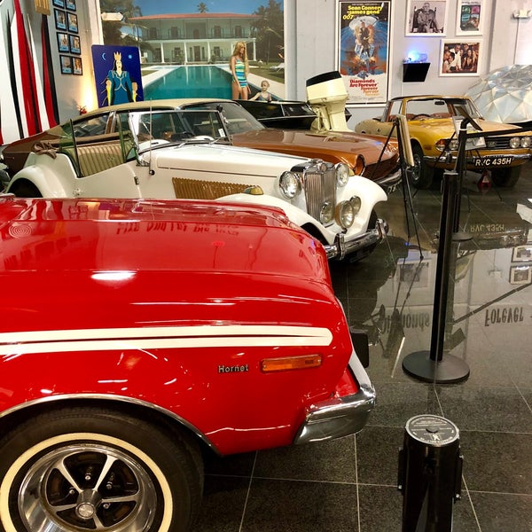 5/26/2018 tarihinde Lesenka 🤷🏻‍♀️ S.ziyaretçi tarafından Miami&#39;s Auto Museum at the Dezer Collection'de çekilen fotoğraf