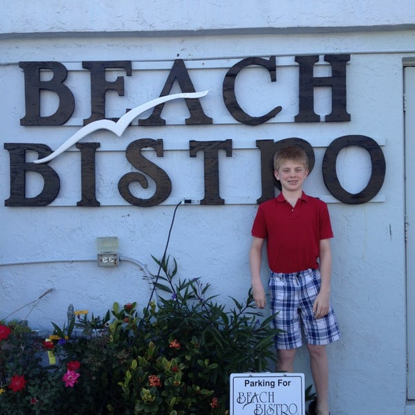 3/28/2013 tarihinde Belinda T.ziyaretçi tarafından Beach Bistro'de çekilen fotoğraf