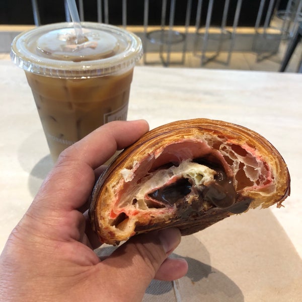 Breakfast flavor fave: Raspberry croissant (filled with chocolate Grenache). 😍