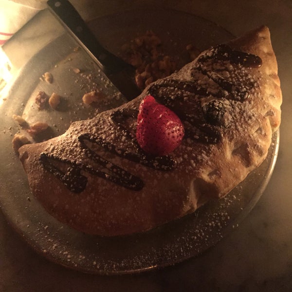 Cozy, warm UWS date spot. Save room for the Nutella calzone.