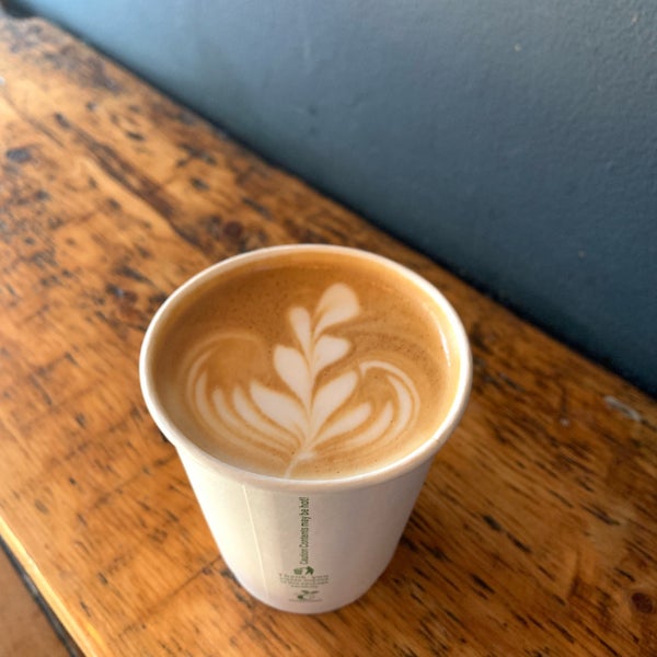 Foto scattata a Shoe Lane Coffee da Lulu M. il 7/11/2019