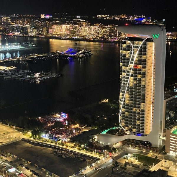 Photo taken at Dubai Marriott Harbour Hotel &amp; Suites by Cesar S. on 11/21/2022