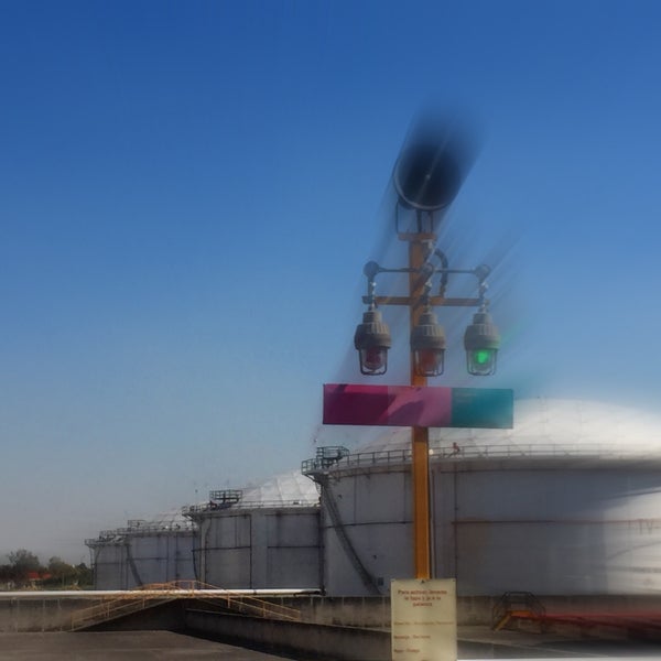 Fotos en TAR 18 de Marzo Refinería 18 de Marzo Av. Ingenieros Militares