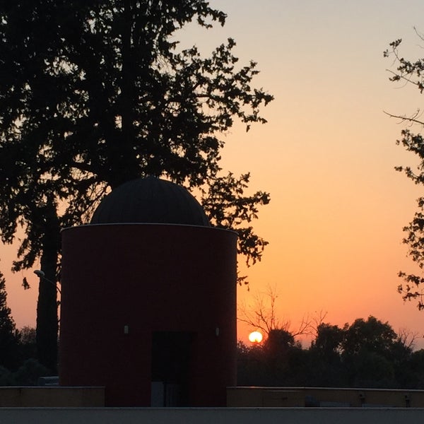 Foto diambil di European University Cyprus oleh Val E. pada 2/25/2016