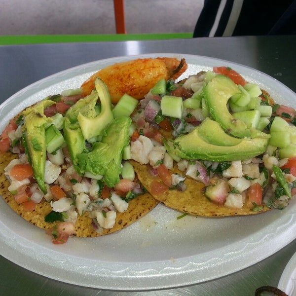 11/23/2013 tarihinde Anthony H.ziyaretçi tarafından Fish Taco Express'de çekilen fotoğraf